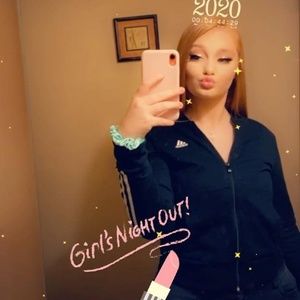 Meet your Posher, Brooke